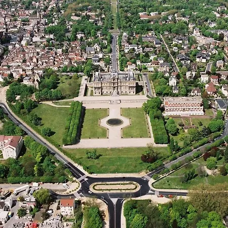 Joli Studio, Hypercentre, A 20 Min Des Champs Elysees En Train Apartment *